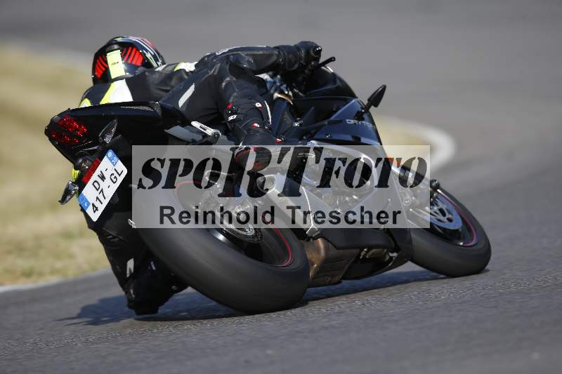 /Archiv-2023/29 05.06.2023 Afterwork Moto Club Anneau du Rhin/vert-novice/backside